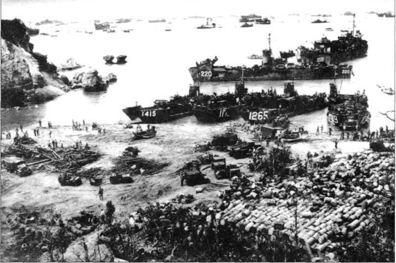 64 Essential Histories The Second World War (1) American naval landing craft unloading fuel and supplies at Okinawa on 13 April 1945.