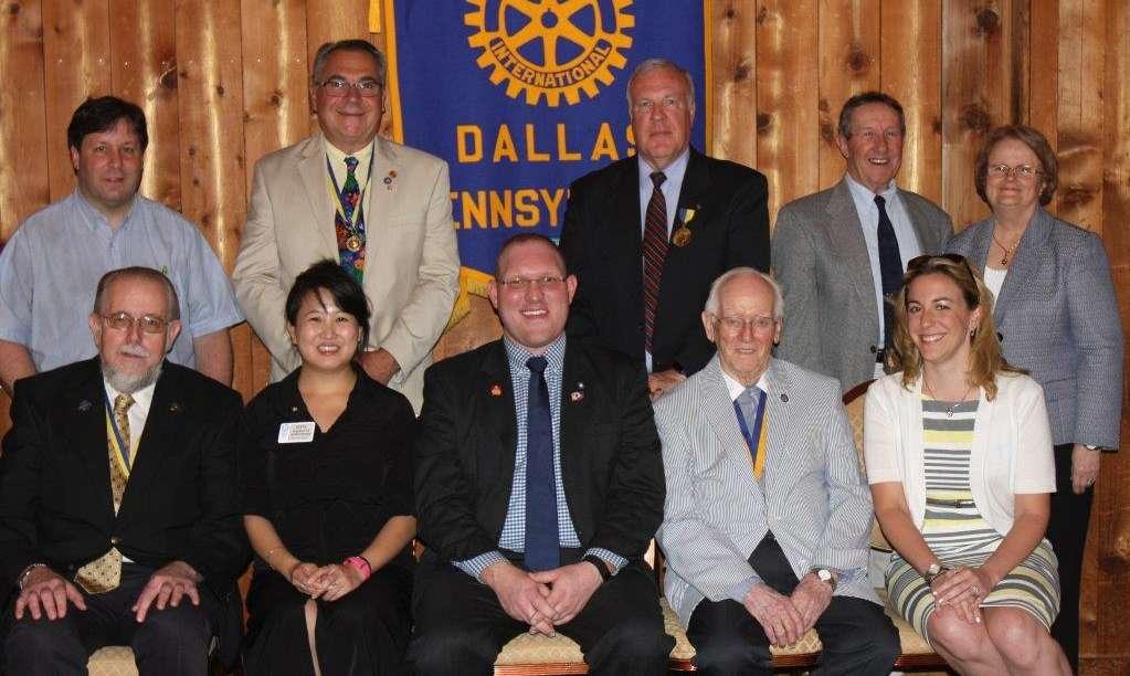 Page 6 Rotary Club of Dallas Dallas Rotarians Install Officers And Directors The Dallas Rotary Club recently installed their officers and board members for the 2016-2017 service year at a dinner