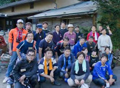 Active Community Involvement Participation in Community-Rebuilding Projects in Disaster-Stricken Areas Suffering Depopulation Since fiscal 2011, KDDI has implemented a variety of support activities