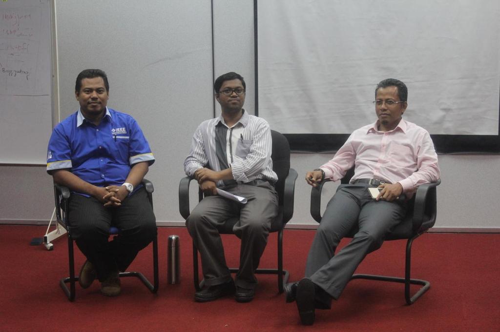 Photo 1: (From left) Mr Khairil Anuar, Dr.