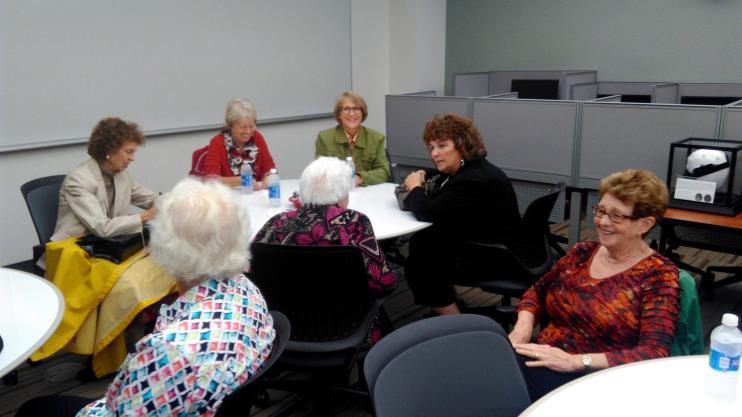 During the October 6 th tour, a group of UNO Women s Club members observed or participated in a demonstration of the technology used in website and computer application experiments conducted in the