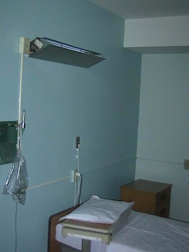 Hospital Room - UV Lamp Old style fixtures - intensity 10 x