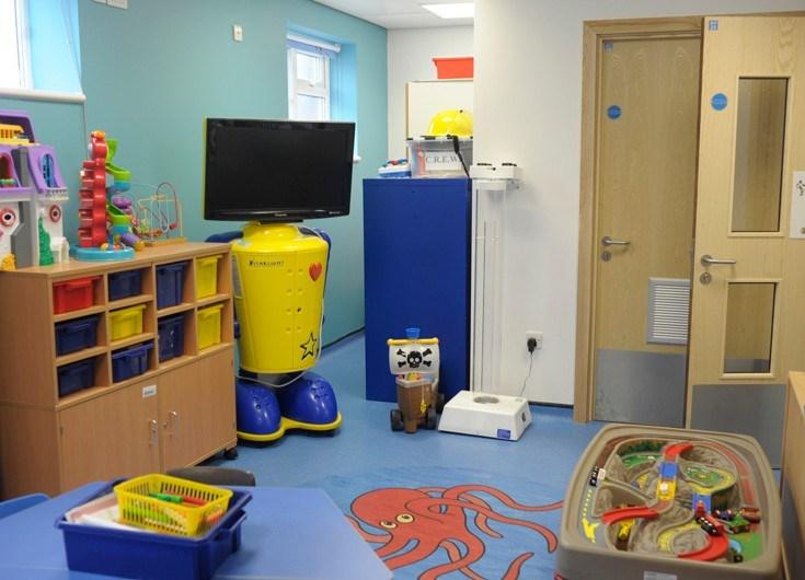 Play and schooling There is a playroom on the ward which can be divided in two if required. This room has a selection of toys for all areas.