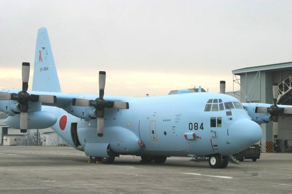 Activities of JASDF Units in Iraq Based on the Iraq Special Law and its Basic Plan on December 15, 2003 Launched on December 26, 2003 Three C-130Hs