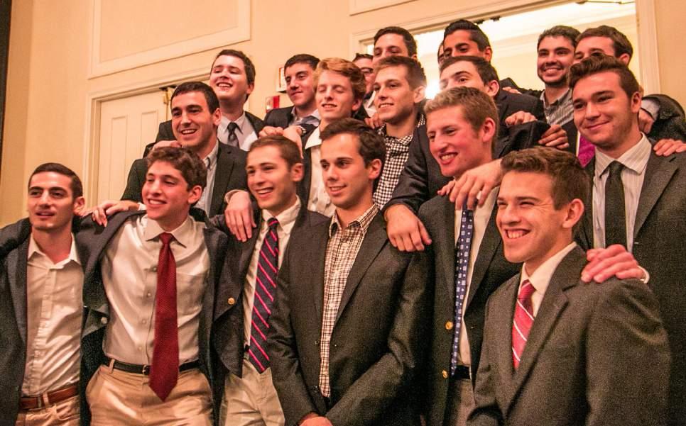 Alpha Epsilon Pi Omega Chapter The University of North Carolina at Chapel Hill FALL 2016 NEWSLETTER Brothers at the Fall 2016 Parents Weekend dinner at the Carolina Inn Greetings, AEPi parents and