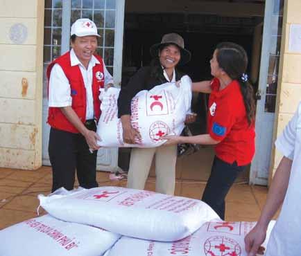 6 International Federation of Red Cross and Red Crescent Societies 2. Background 2.1. The disaster On September 29, 2009, Typhoon Ketsana hit Central Vietnam with wind gusts of up to 160 km/hour.