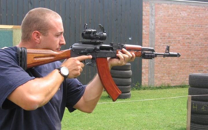 Assault Rifle Modul / Advance Level Our instructors are highly qualified ex-soldiers, police officers and law enforcement agents who have real life experience with weapons.