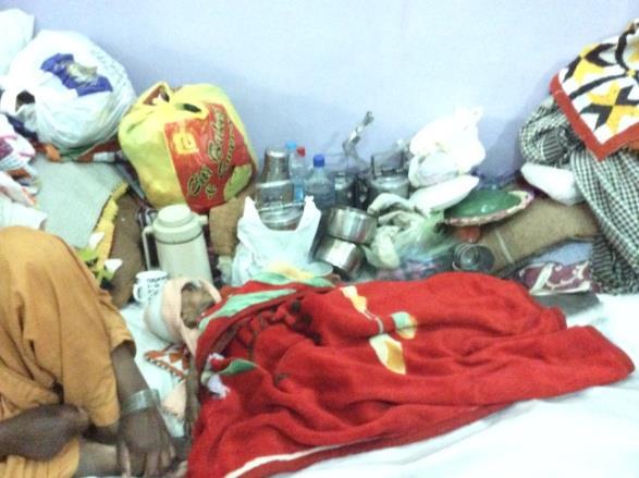 The patients were using their own blankets, sheets and Rillies on the beds and several patients were lying on the floor.