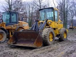 RECOMMENDED EQUIPMENT AND HEAVY EQUIPMENT TYPING APPENDIX B Resource: Loader Rubber Tire Resource Typing Template Category: Transportation (ESF-1) Communications (ESF-2) x Pub Wks/Engineering (ESF 3)