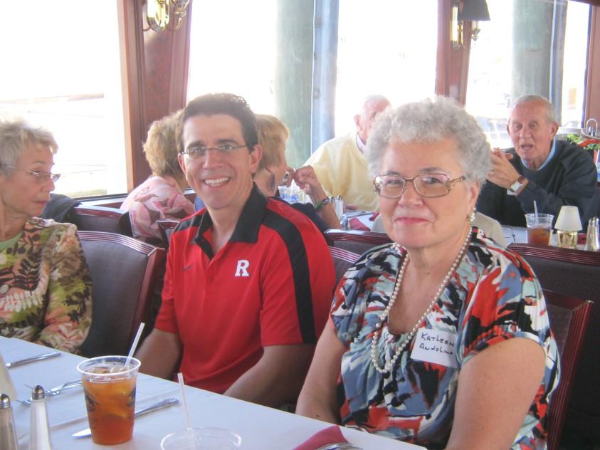 Everyone had a good time socializing with fellow alumni and guests.