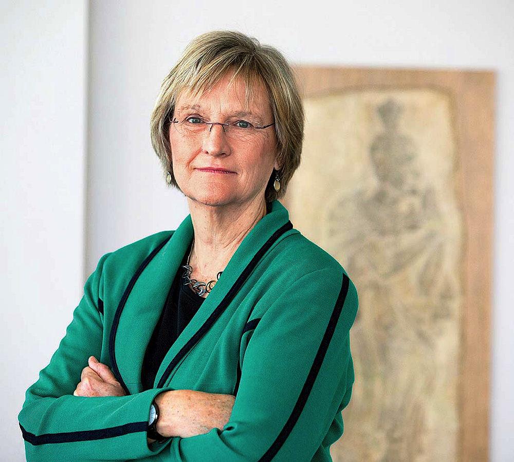 President of Harvard University Dr. Drew Gilpin Faust Drew Gilpin Faust is the 28th President of Harvard University and the Lincoln Professor of History in Harvard s Faculty of Arts and Sciences.