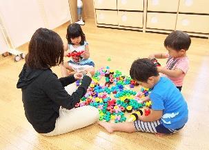 (Ichigaya area) Introduce a system that enables the use of a sitter service when personnel cannot care for children due to an emergency duty or for other reasons (Ichigaya area) Implement training