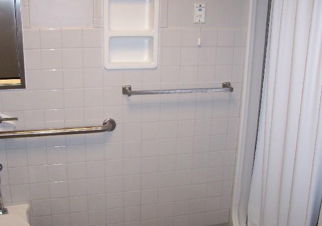 Bariatric Bathroom Bathroom Design Considerations Place rails to maximize patient ability to assist self/caregiver and caregiver to assist patient Assist bars in the