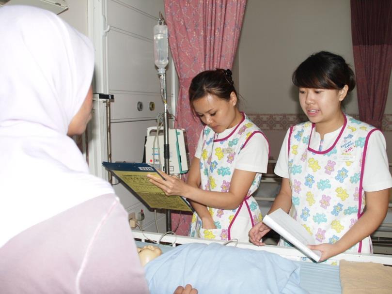 Bedside handover KKH Experience: Patient Engagement Keep patients and caregivers updated on care plan Encourage