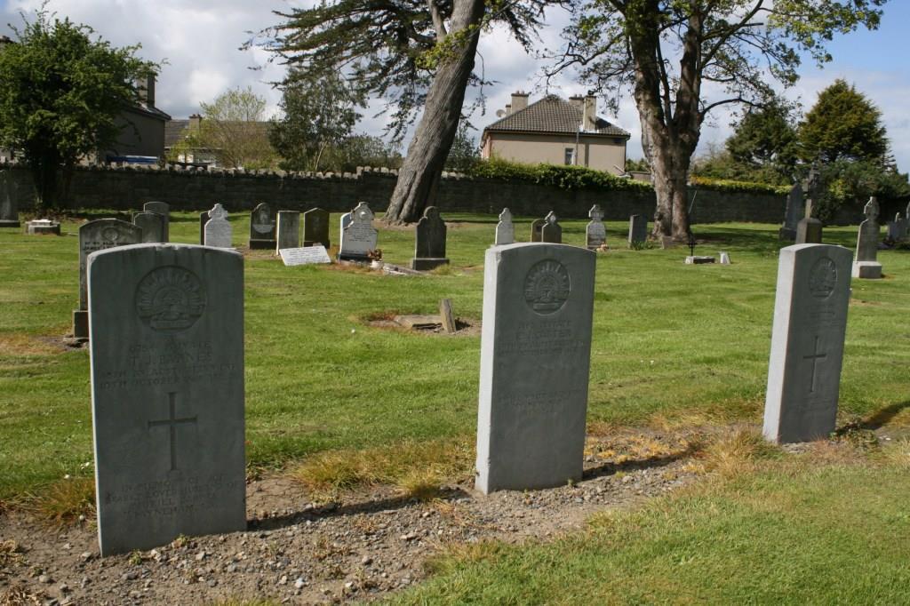 3 Australian Graves from