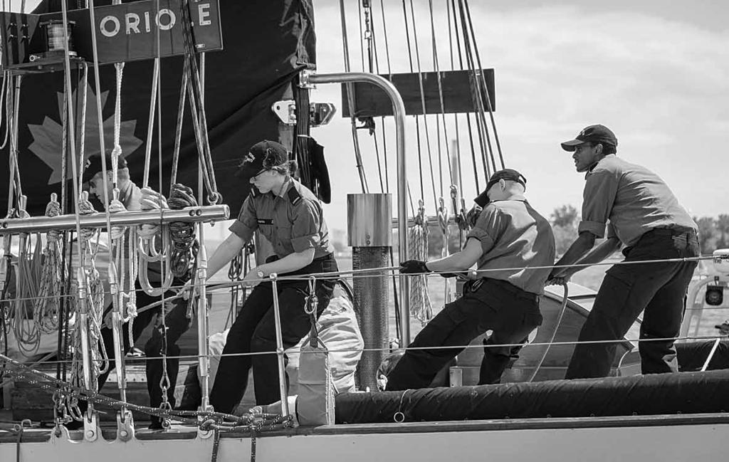 8 TRIDENT News July 9, 2018 HMCS Oriole visits Toronto by PO2 Ciara Murphy It s been 25 years since a sailor glancing up from the deck of HMCS Oriole has been able to take in the Toronto skyline, but