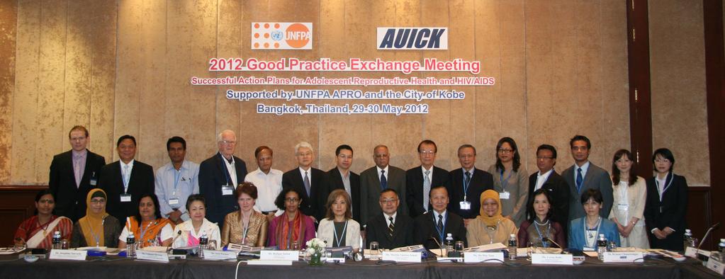 3. THE HISTORY OF AUICK Participants of the 2012 Good Practice Exchange Meeting in Bangkok, Thailand Kobe City Government and UNFPA began the Asian Urban Information Center of Kobe (AUICK) after the