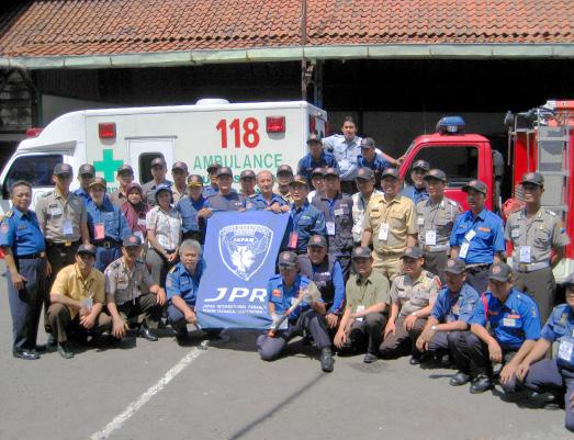 5. TECHNICAL SUPPORT PROJECTS Fire and Rescue Service Training, Surabaya, Indonesia In 2009, AUICK worked with Japanese Paramedical Rescue (JPR), an NGO established and operated by firefighters, to