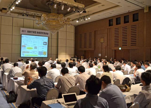 On July 26, the titled seminar for the presentation of 73 domestic grant-supported research projects (all fields) was held at Hotel Grand Hill Ichigaya, near
