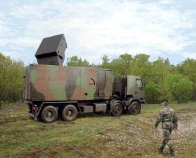 nato on the interoperability of theatre antimissile systems. Figure 1.1: Radar SPY-1 of the Aegis system which operates in S band. 1.1 1.2 Figure 1.2: Radar AN-TPY2 of the Thaad in X band.