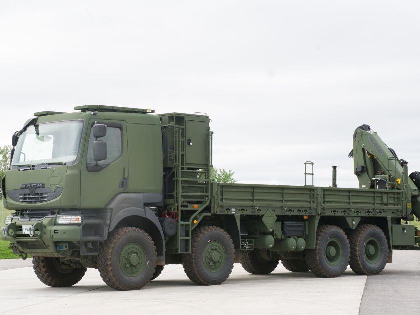 Vol 26 No 10 New military trucks rolled out at base in Petawawa 1500 to be delivered over two years David Pugliese, Ottawa Citizen, September 21, 2018 New military trucks will be delivered to bases