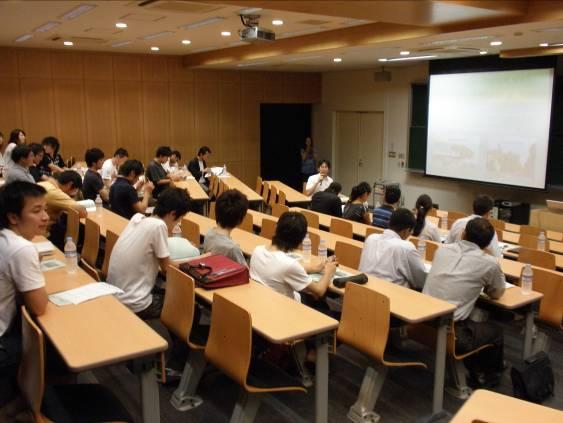 Hiroshi Mutsuyoshi) Student discussion on doctor