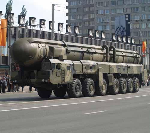 icbm CHARACTERISTICS NUMBER WARHEADS DEPLOYMENT MAXIMUM NUMBER MISSILE OF STAGES PER MISSILE PROPELLANT MODE RANGE (km) OF LAUNCHERS* Russia SS-18 Mod 5 2 + PBV 10 Liquid Silo 10,000+ About 50 SS-19