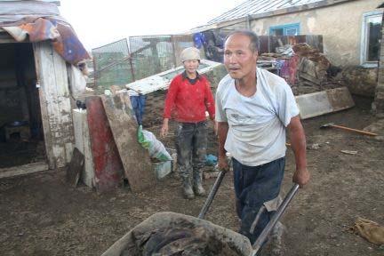 The situation The torrential downpour and flooding in Mongolia on 17 July 2009 has caused more than 1,975 families to be affected, with 124 of them left homeless.