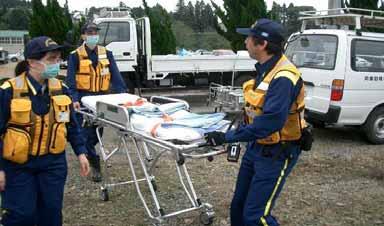 7. Sharing of the Experiences and Lessons Learned from the Earthquake (7)( Domestic Overseas Chuetsu Region, Niigata Prefecture (2004) dispatched 97 experts of traumatic stress and school supports,