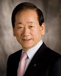 <insert RI President photo of > 2008-2009 Rotary International President Dong Kurn