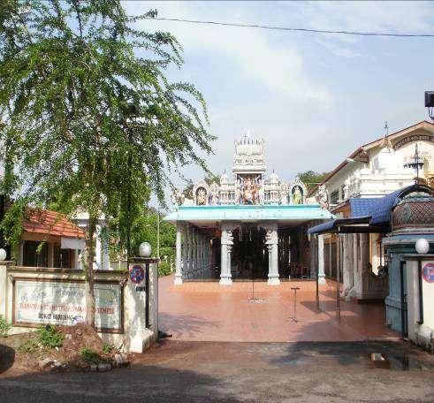 Persatuan Sri Muthumariamman temple The main language spoken by Chinese villagers is Mandarin.