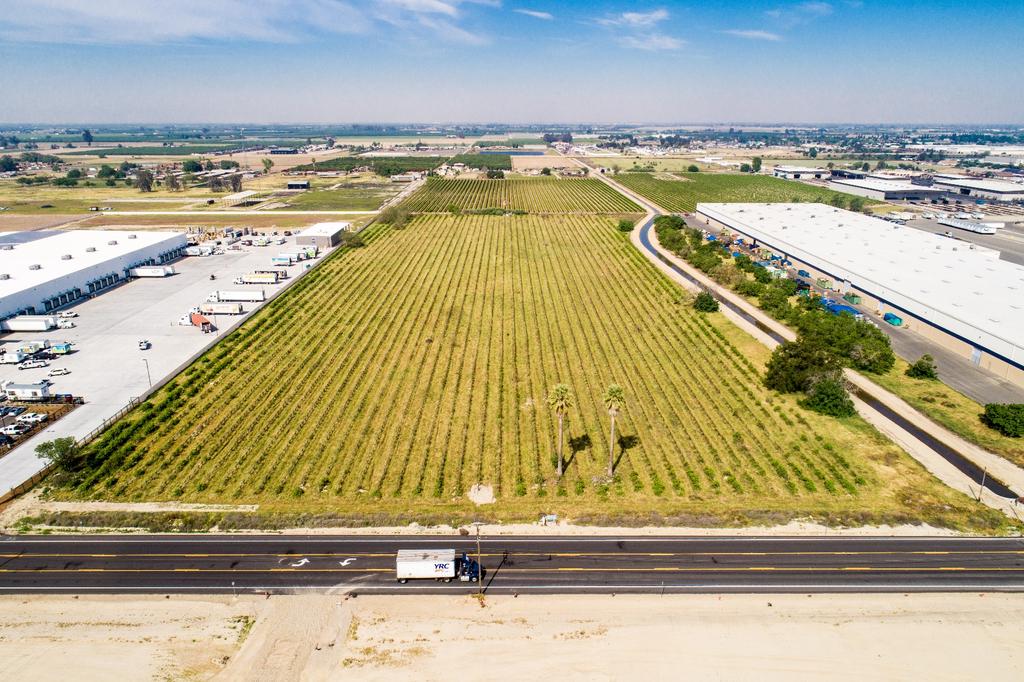 3300 S. East Aenue Property Description ±19.44 acres of Prime Industrial Land for sale in the South Fresno Industrial Triangle on East Aenue between North Aenue and Central Aenue. The ±19.