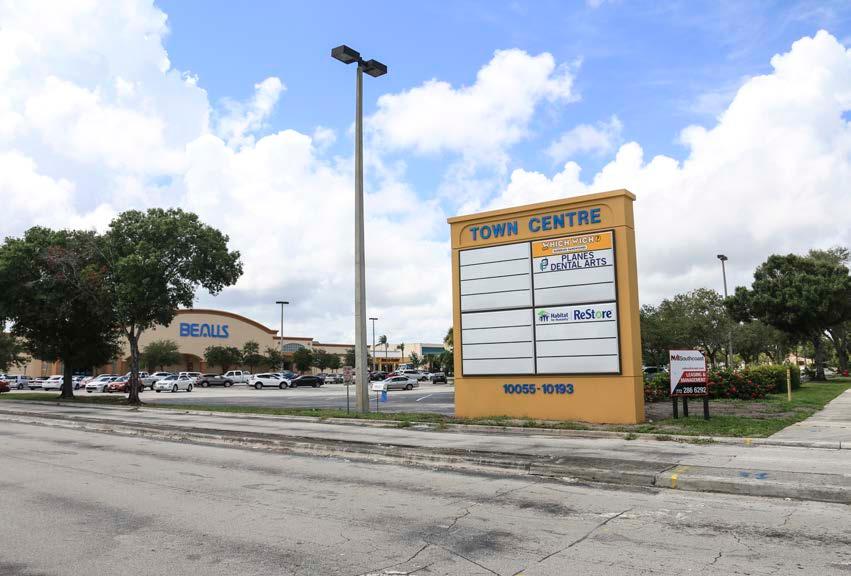 Prime 65 Single Family Anchor Lots Retail Center Property Information ±33,254 SF Available Retail Property in Port St. Lucie Location: 10145 S. Federal Hwy, Port St.