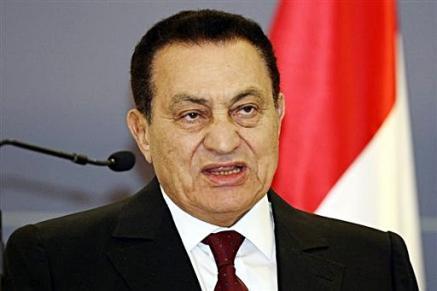 Hosni Mubarak: fled his palace and was