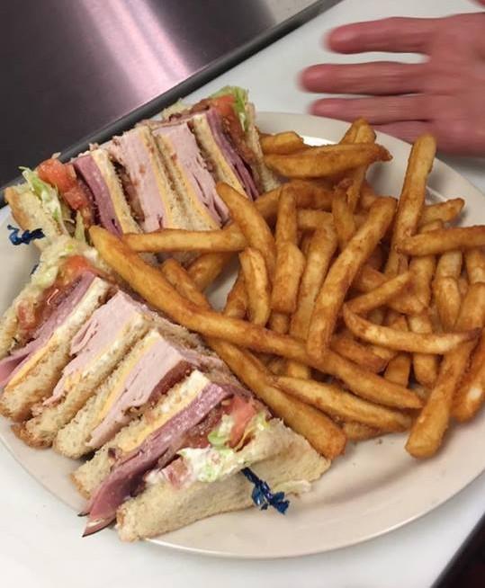 am Lunch: Monday-Friday 11:30 am 2 pm Dinner: Monday & Wednesday 5:00 pm Tuesday & Thursday 6:00 pm CHILDREN S MENU: Hot Dog Chicken Tender Hamburger French Fries The club