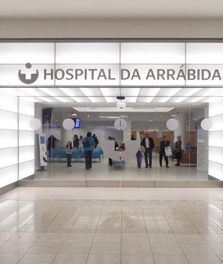Hospital da Arrábida continually invests in new medical technology, maintains a clinical body with vast experience, and enjoys a strong organizational commitment to