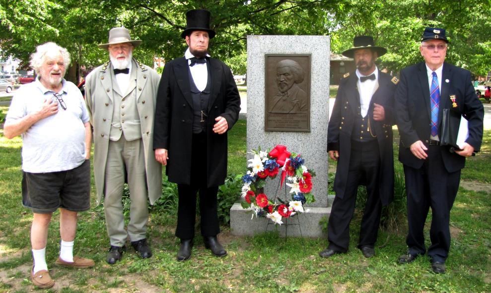 With him, second from left to right are: Gen. Robert E. Lee (Kent Sinram); Pres. Abraham Lincoln (Phillip Chetwynd); Gen. Ulysses S. Grant (Sam Grant); and Dexter Bishop, president of the Gen.