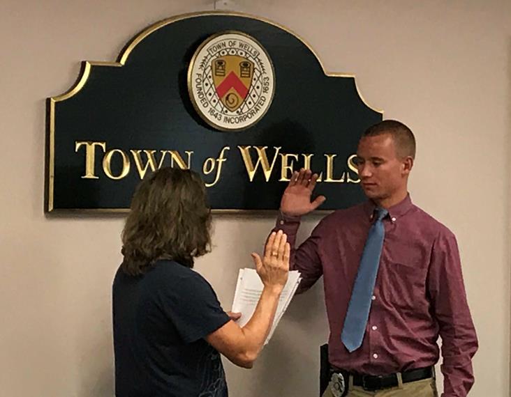 HR Corner- Swearing in of Joshua Poirier New Police Officer Town Wellness Committee Presents: For Town Employees Below is an update from the Employee Wellness Committee.
