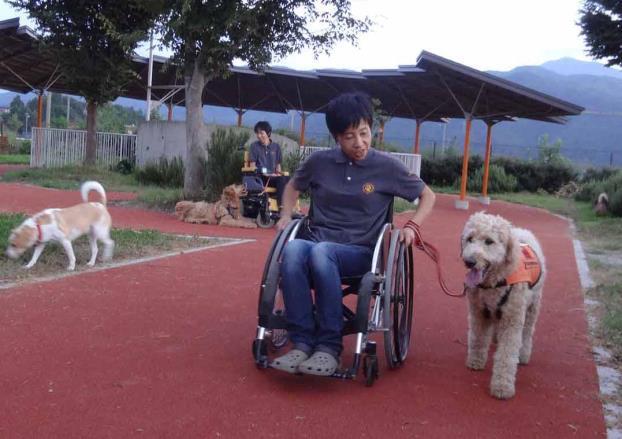 3. Refurbishment of facilities Example 3 Japan Hearing Dogs for Deaf People, a non-profit incorporated association (Miyada Village, Kamiina District, Nagano) Name of project Project to renovate the