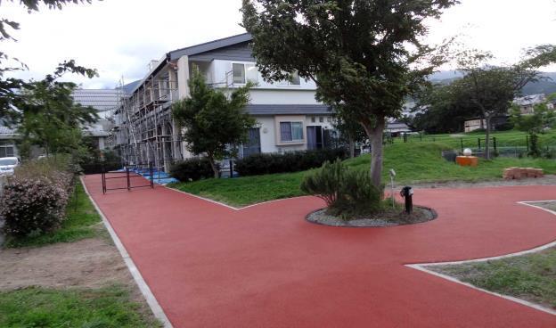 5 million yen The outdoor gait training facility designed for people who wish to have hearing and assistance dogs on loan was refurbished in this project.