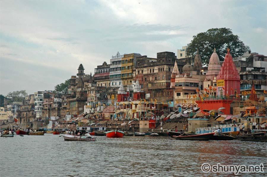 About the Banaras City: Varanasi, the holy city of India, is also known by the name of Kashi and Benaras.