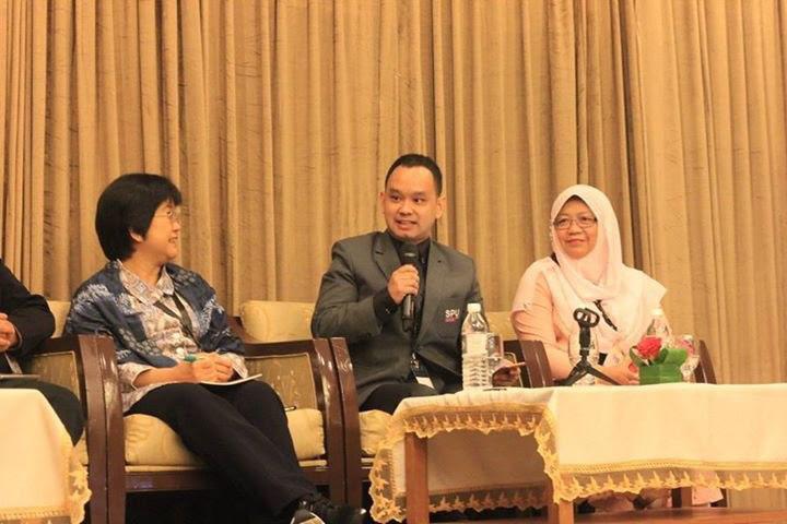 Vorasuang ﬁrst, appeared as a panelist among top education leaders across ASEAN for CoLT 2017 - Talk Show Series II: Educators (Trainers) 3.0 - Now: The roadmap to 21st century education.
