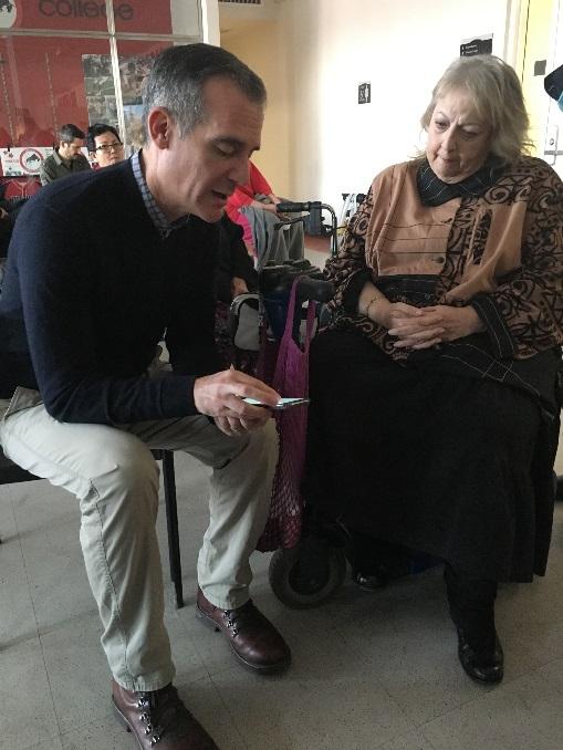 Early Sunday morning, Mayor Eric Garcetti made an unpublicized visit to the campus without media.