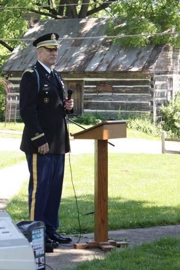 ELLETTSVILLE COMMUNITY MEMBERS PAY TRIBUTE TO THE FALLEN MAY 29, 2017 On Memorial Day, Monday, May 29, 2017, the Ellettsville Community came together at Memorial Park for a Memorial Day Program to