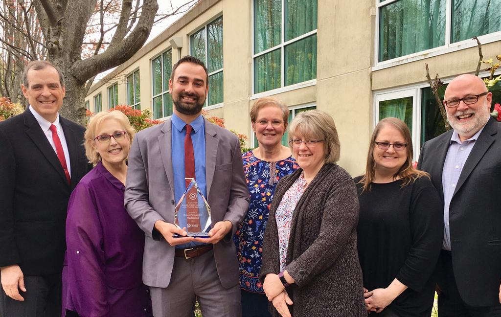 AWARD OF EXCELLENCE: INTEGRATED HEALTHCARE SYSTEM Kaiser Permanente Washington, Renton, Washington Collaboration between Pharmacy and Care Management to Expand the Medication Reconciliation Program