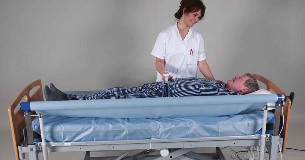 How VENDLET works VENDLET is an electrical turning device. VENDLET consists of a slide sheet, a turning sheet, a hand control and two motorised bars which are mounted on each side of the bed.