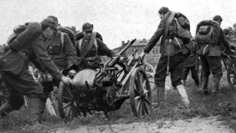 Lietuvos Respublikos kariuomenė 1918-1940 m. Lietuvos kariuomenės kariai prie prieštankinio 20 mm pabūklo Oerlikon. Kardas, 1940 m.