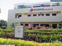4. HEALTH CARE FACILITY: Khoo Teck Puat Hospital Khoo Teck Puat Hospital is a 660-bed hospital located at Yishun in Singapore.
