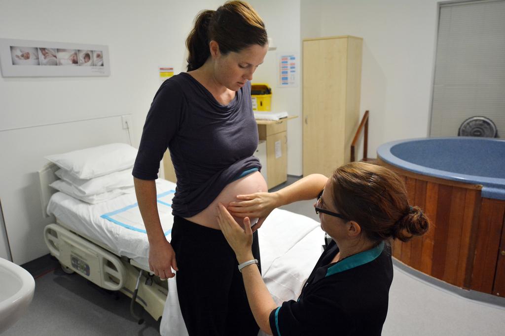 Birth Center Care Provided by Midwives Results in Excellent Outcomes Low-risk women who give birth in a free-standing birth center have healthy births with fewer interventions:! Fewer cesareans;!