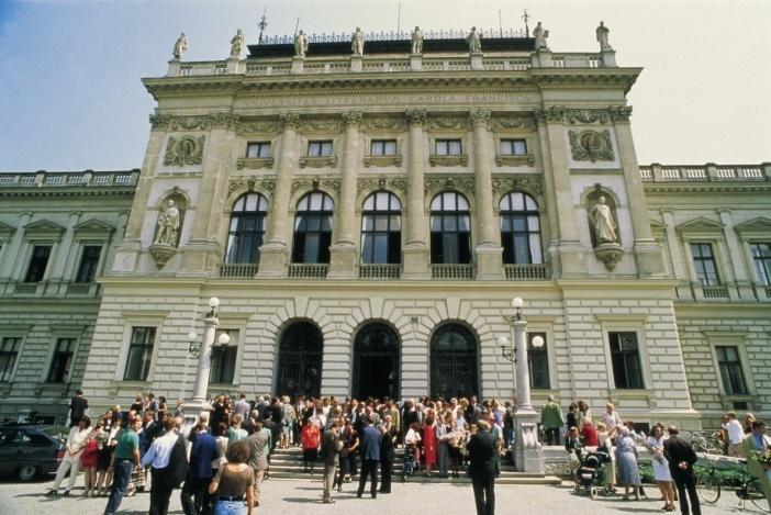 14 University of Graz Austria Language of instruction: German, Courses in English available